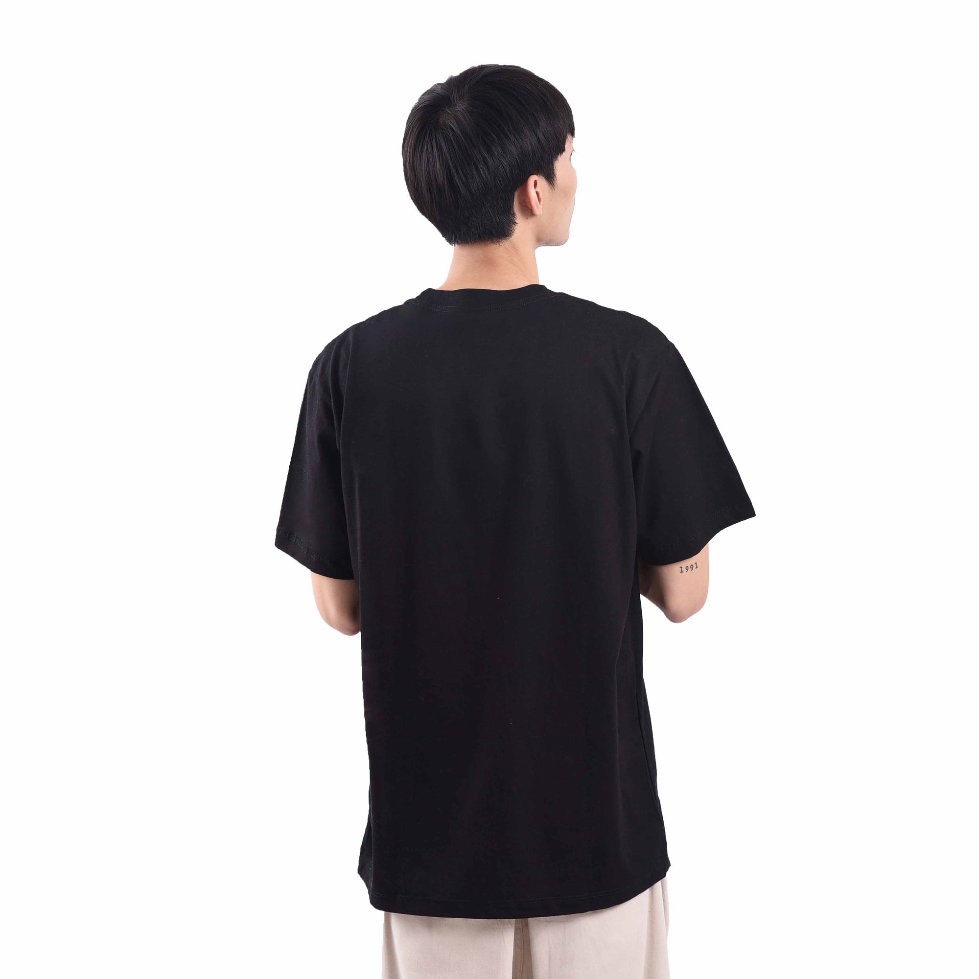 T094 Black Circle Sig White Tshirt