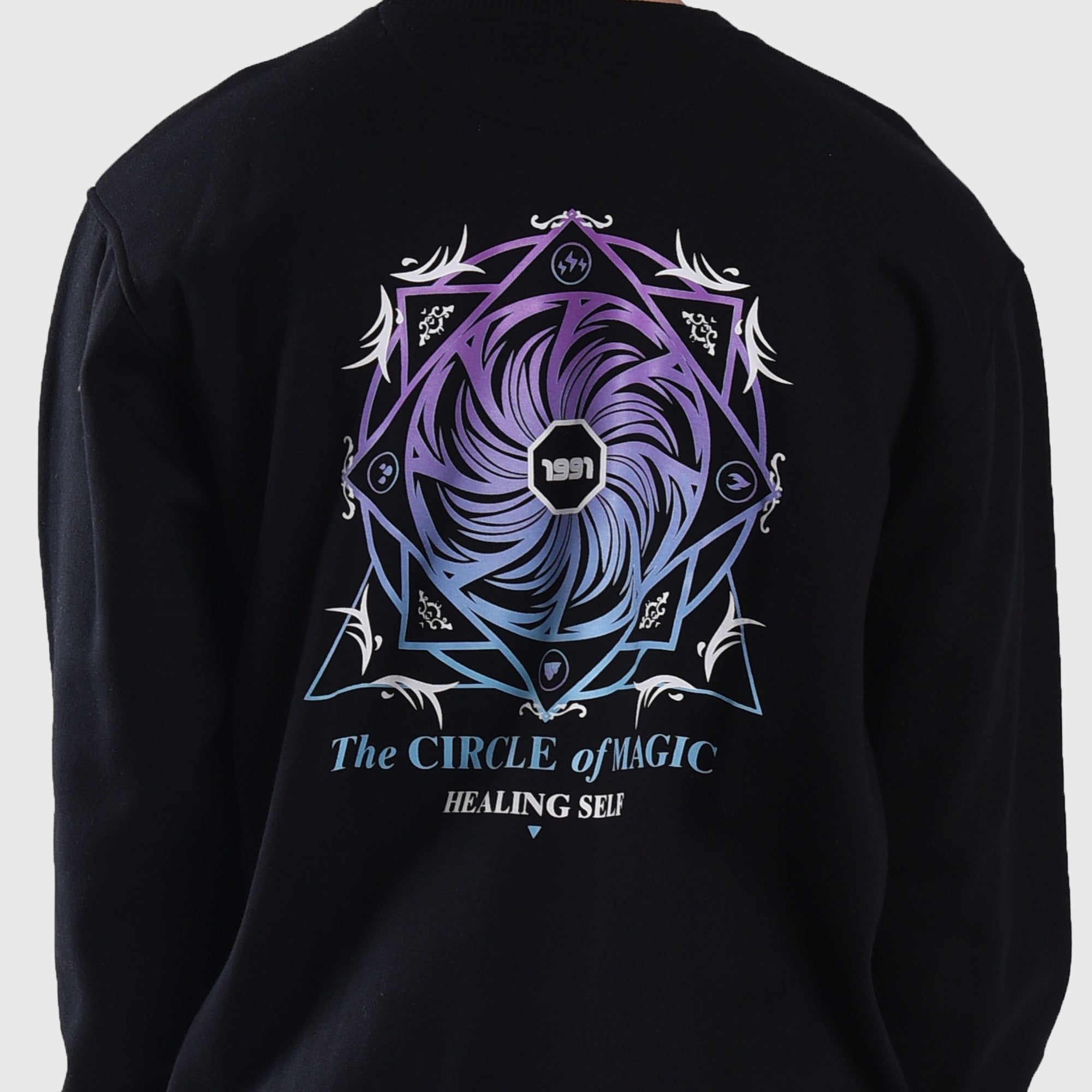 SS372 Circle Of Magic Black Crewneck