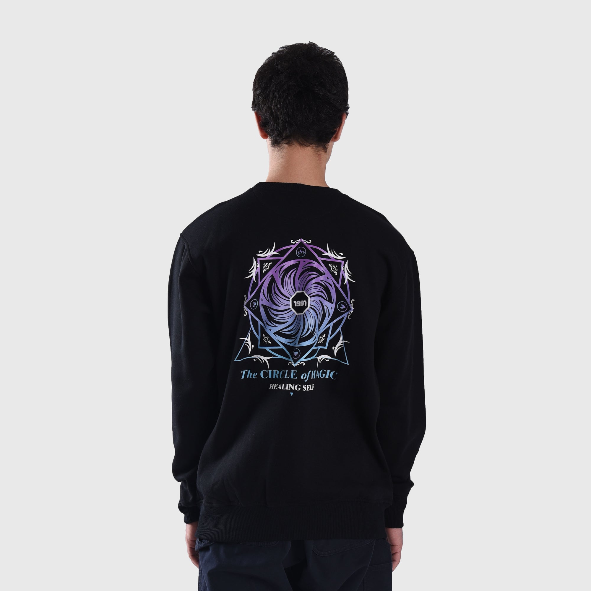 SS372 Circle Of Magic Black Crewneck